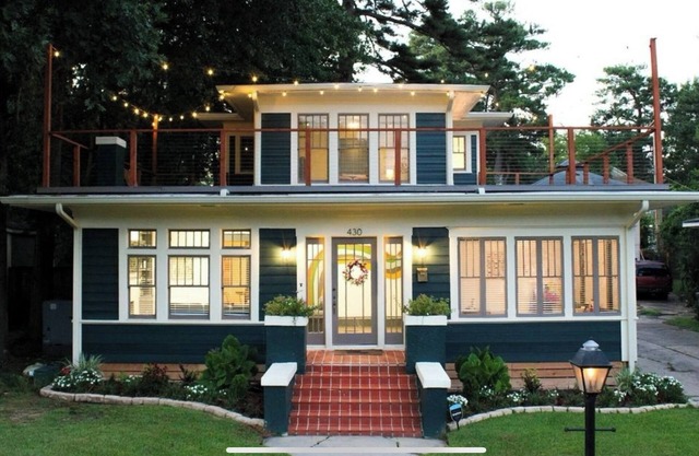 The Bungalow Historic Modern 4/2 in Highland