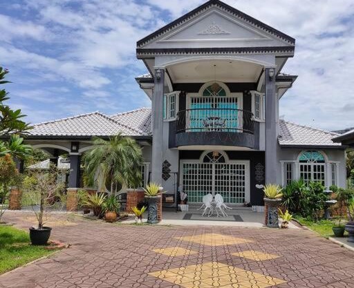 The Bungalow Homestay By Cheta