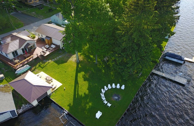 The Bunkalow Lakefront Compound w Lifts for your Speed Boat & Tritoon