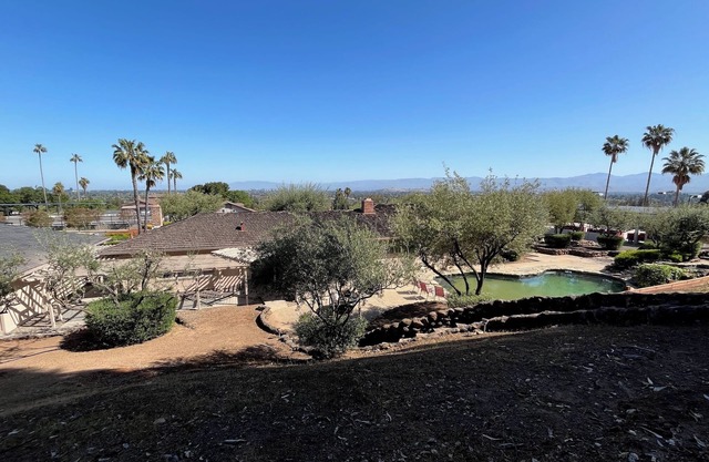 The Bunkhouse at Harwood Farms, Los Gatos CA. 4br, 3ba, heated pool & views