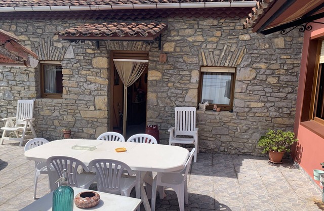 The calm. Rural house in Gijón with garden and private parking. full rent