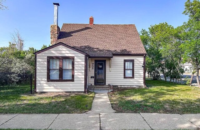 The Candee Shack: 1bd/1ba house in Glasgow with optional heated garage