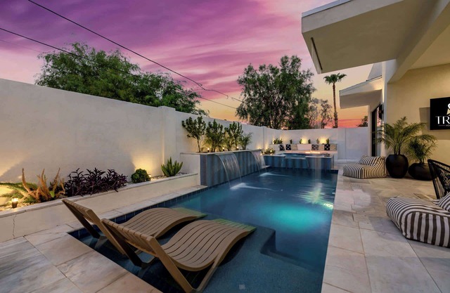 The Carlisle Experience | 4 Showers | Heated Pool