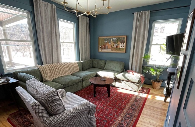 The Carol - Styled and freshly renovated stay10 minutes to Okemo