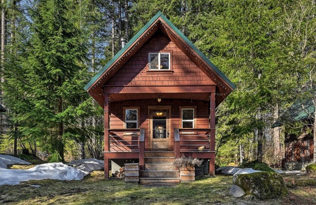 The Chalet @ SkyCamp: Family-friendly cabin near Stevens Pass. Adventure ready!