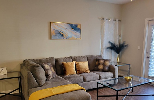 The Classy Pad - Quiet Gated Community *1st Floor*