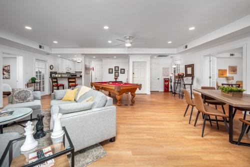 The Clubhouse Hideaway