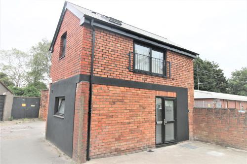 The Coach House - Free Private Parking - by Property Promise