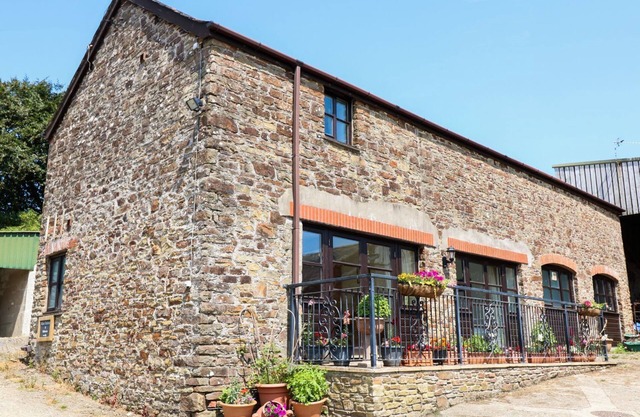 THE CORN TALLET, pet friendly, character holiday cottage in Bideford