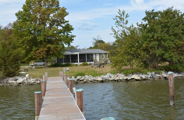 The Cottage at Heron Cove is a Cozy waterfront cottage on a Secluded Peninsula