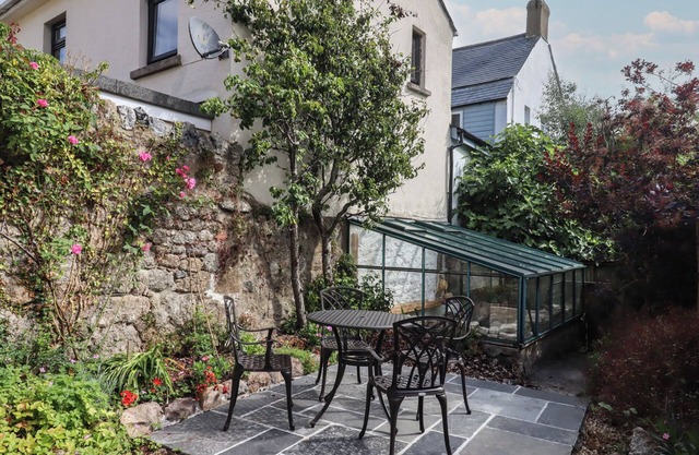 The Cottage on The Square