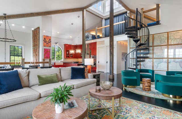 The Cottage @ Trinity View Farm – Stunning Country Home for 10!