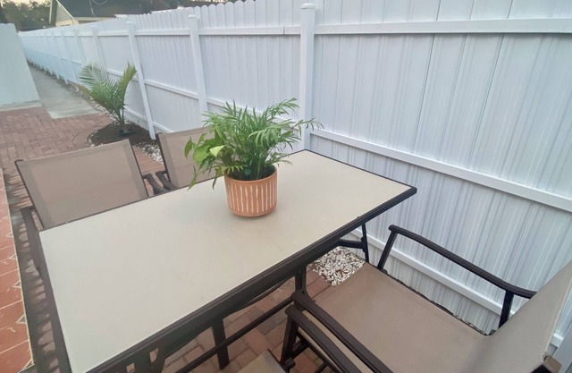 The Cozy Corner, A happy place - 2 min from 275 & I-4, & 4 min from Bush Gardens