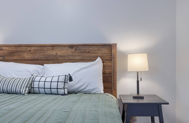 The Creekside Cabin/rail trail/tubing/3 bed/1 bath