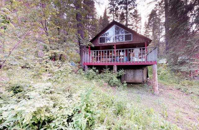 The Creekside Cabin