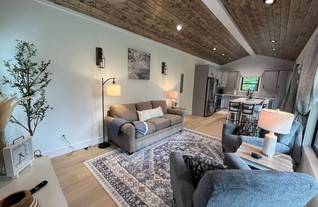 The Crepe Myrtle Cottage