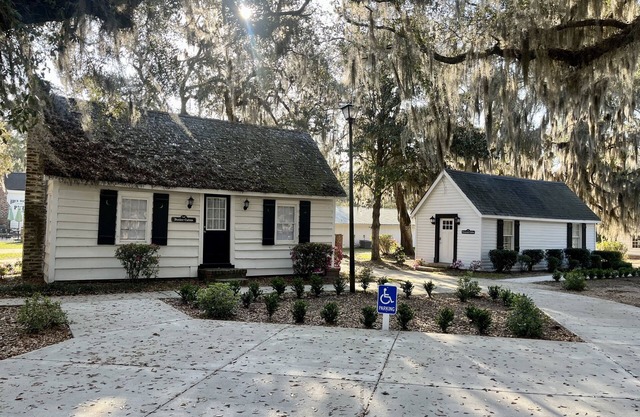 The Crescent Cabin at Wedgefield Country Club