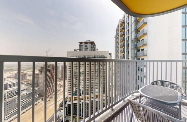 The Crest A - Premium Two Bedroom High-Rise Escape