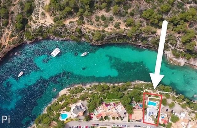 * THE CRYSTAL BAY * Luxury bay and see view Villa