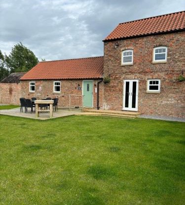 The Dairy, Field House Farm, countryside cottage near York