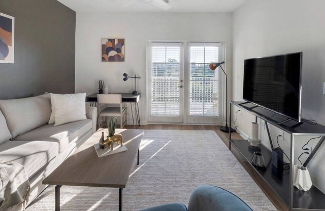 The Daniel Vibe 8734