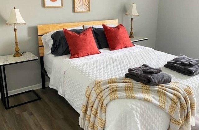 The Delores - Entire 2 Bedroom Apt in Quilt Town, USA