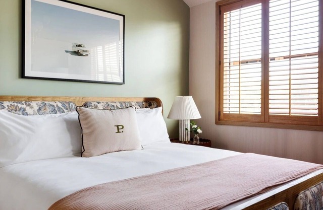 The Deluxe King at Palihouse Hyde Park Village, Pets Allowed