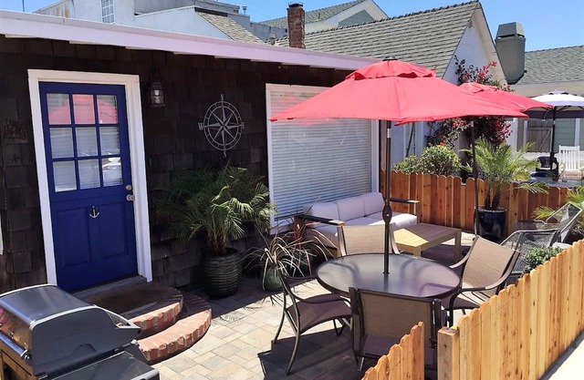 The Dock-Remodeled and Updated Beach Classic-Clean, Great Location, Bedrooms A/C