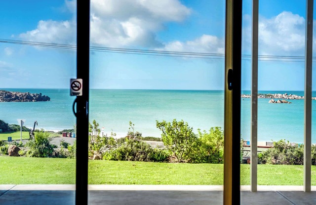 The Dolphins1 Beachfront 1-10 Strangways Tce