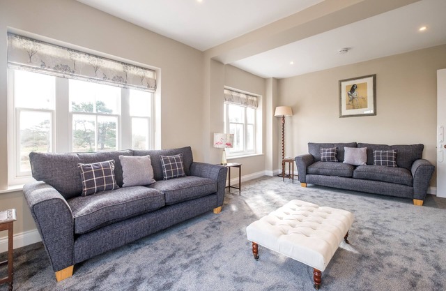 The Dower House - sleeps 8 guests in 4 bedrooms