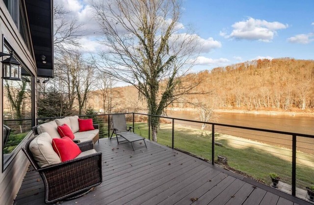 The Eagles’ View Riverstone Retreat - Riverfront-Close to Emlenton & Foxburg, PA
