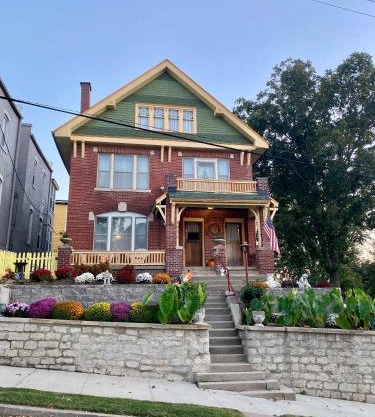 The Edmond an 1887 Arts & Crafts gem