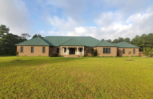 The Elko Escape Close to Fairgrounds