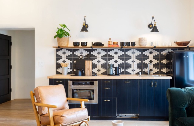 The Ella - One of a kind Luxury Suite steps from the Plaza