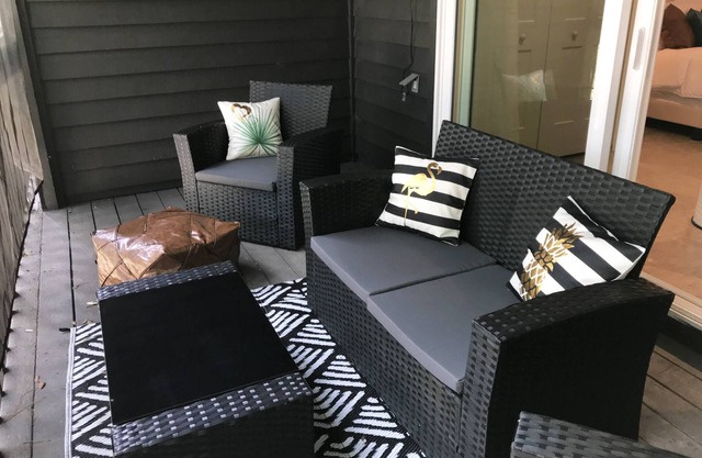 The Escape at the Ravines |King Studio w/Daybed |Full Kitchen |Dogs Ok |Screened Porch |Wooded Views