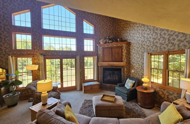 The Evergreen Cabin (2 bedroom)