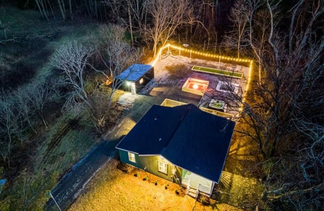 The Fireside Retreat/Hot Tub/Movie Shed/Yard Games