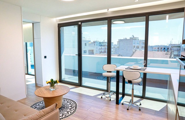 The First Key Luxury & small apartment in the center of Xanthi