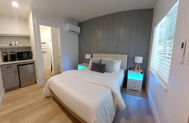 The Flats - Suite 2 - Pet Friendly - Downtown CDA!