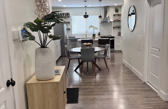 The Franklinton Get Away | 3-Bdr Home Mins From Downtown Columbus