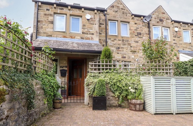 THE GARDEN HOUSE, with a garden in Giggleswick