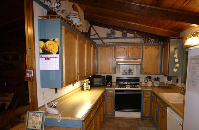 The Getaway Chalet - 3bd, 2ba, Spacious And Nicely Furnished Home Backs To Fores