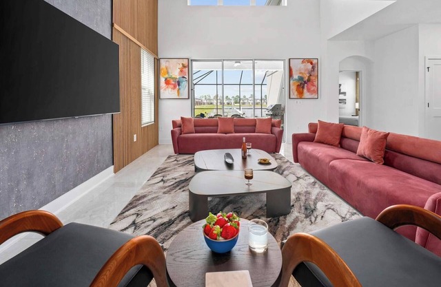 The Glamorous | Luxe home on I-Drive, steps to dining, attractions, parks, shops