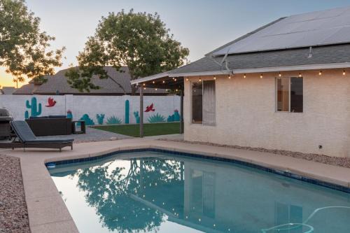 The Glendale Pool House Oasis with Jacuzzi Golf Billiards