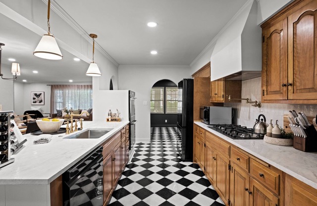 The Glenwood - Reimagined Ranch in Mission, KS