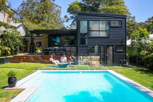 'the Governor Ii' - Designer Wonderland, Avalon