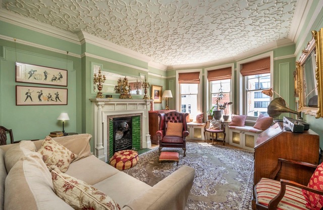 The Grand "Old Boy" - Marylebone - by Frankie Says