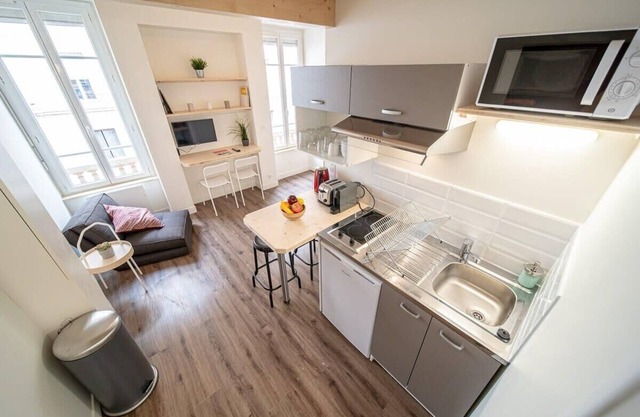 The Gratte-Ciel House - Moscow Apartment - Garden