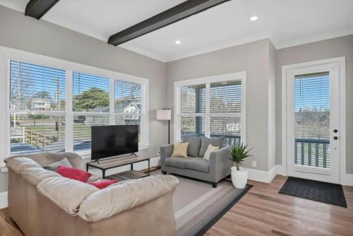 The Graveyard - Downtown