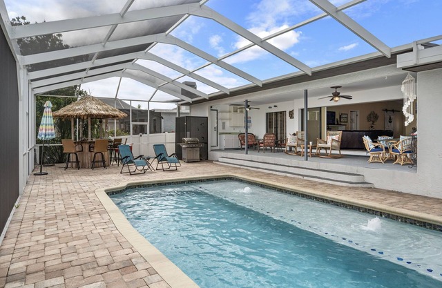 The Gray Dolphin at Casa de Kingston — Waterfront Oasis in Apollo Beach